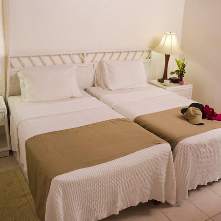 Apartamento Halcyon Palm Holetown Exterior foto