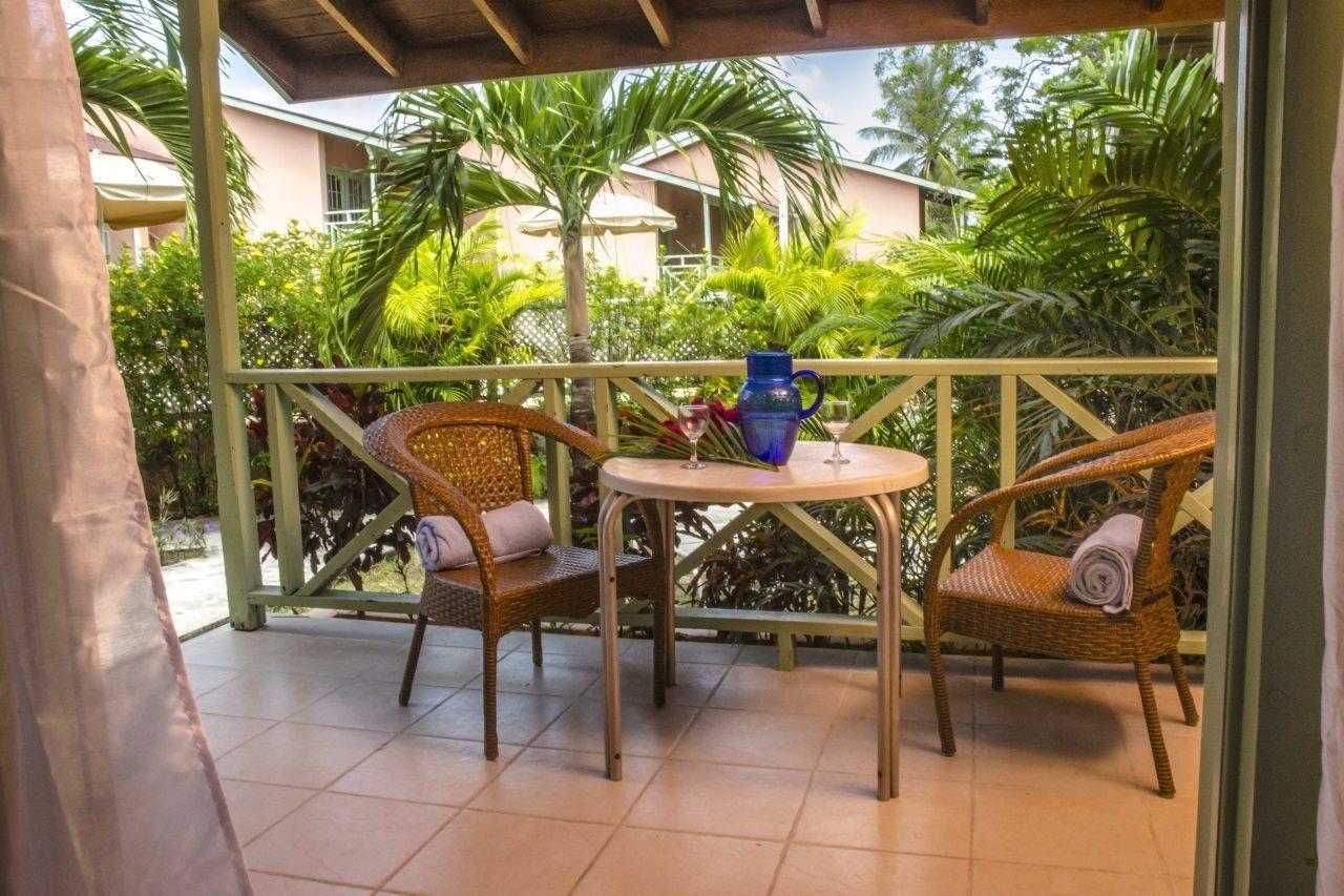 Apartamento Halcyon Palm Holetown Exterior foto